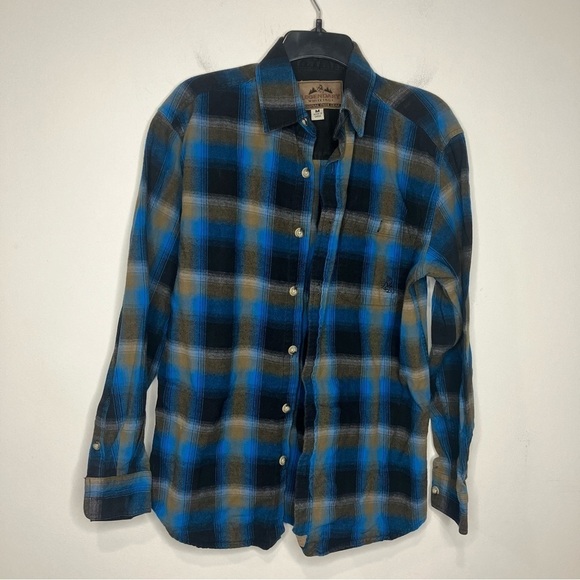 Legendary Whitetails Other - Legendary whitetails blue & black plaid flannel shirt size medium